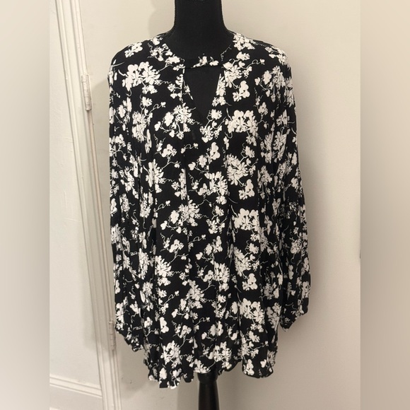 Lane Bryant Tops - Lane Bryant Monochrome Floral Top